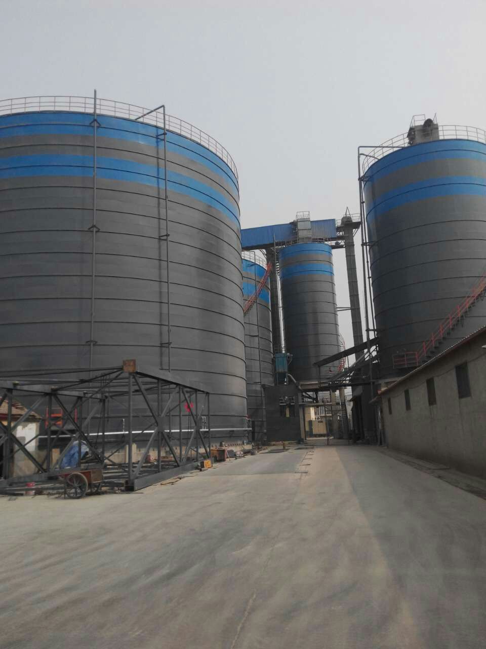 沙湖原种场粉煤灰储存库基础怎么建造