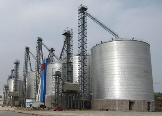 沙湖原种场大型钢板库构造参数及水泥储存质量